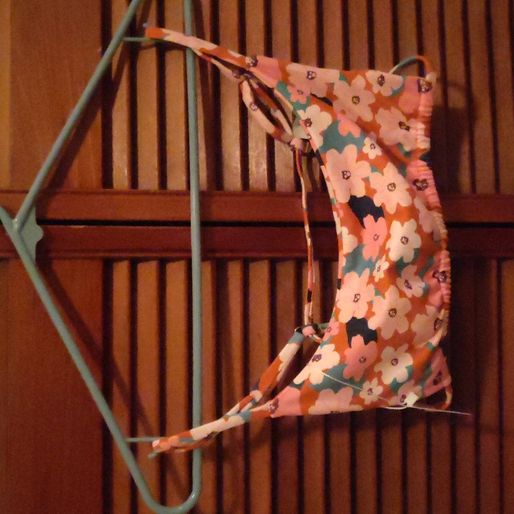 Ama bikinis bloom ladder top